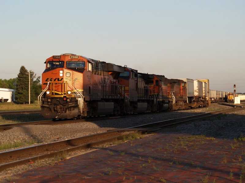 BNSF 7568