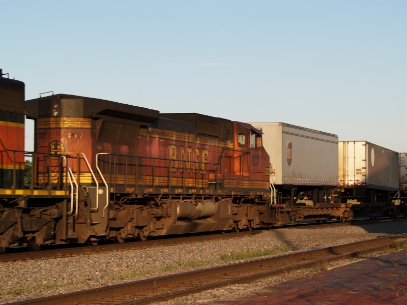 BNSF 807