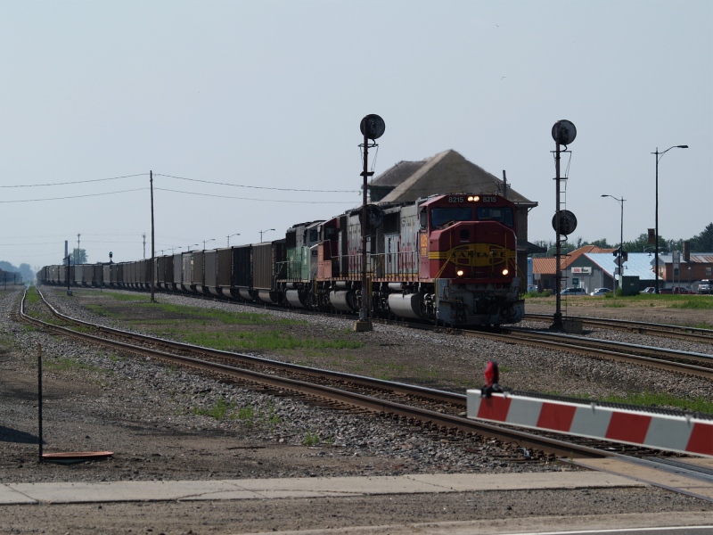 BNSF No. 8215
