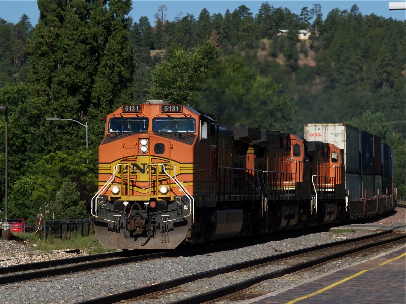 another shot of BNSF No. 5131
