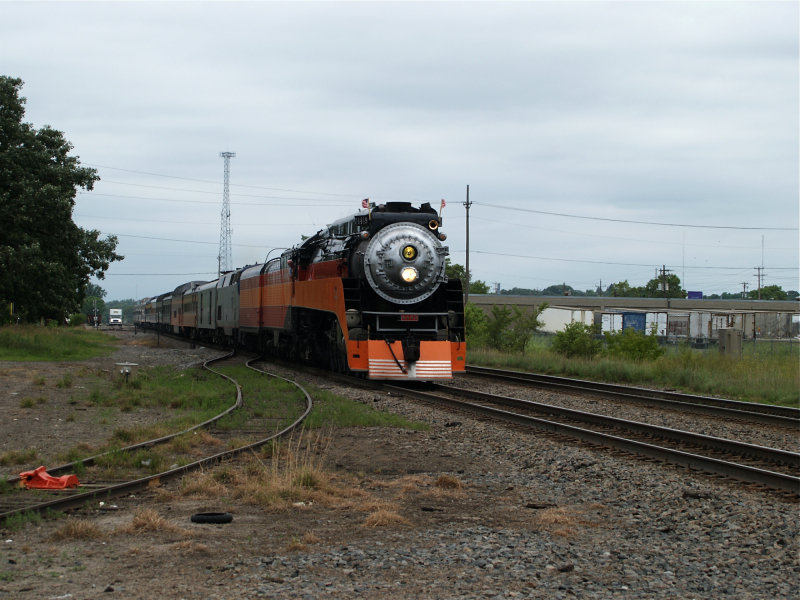 4449 arrives in Saint Cloud